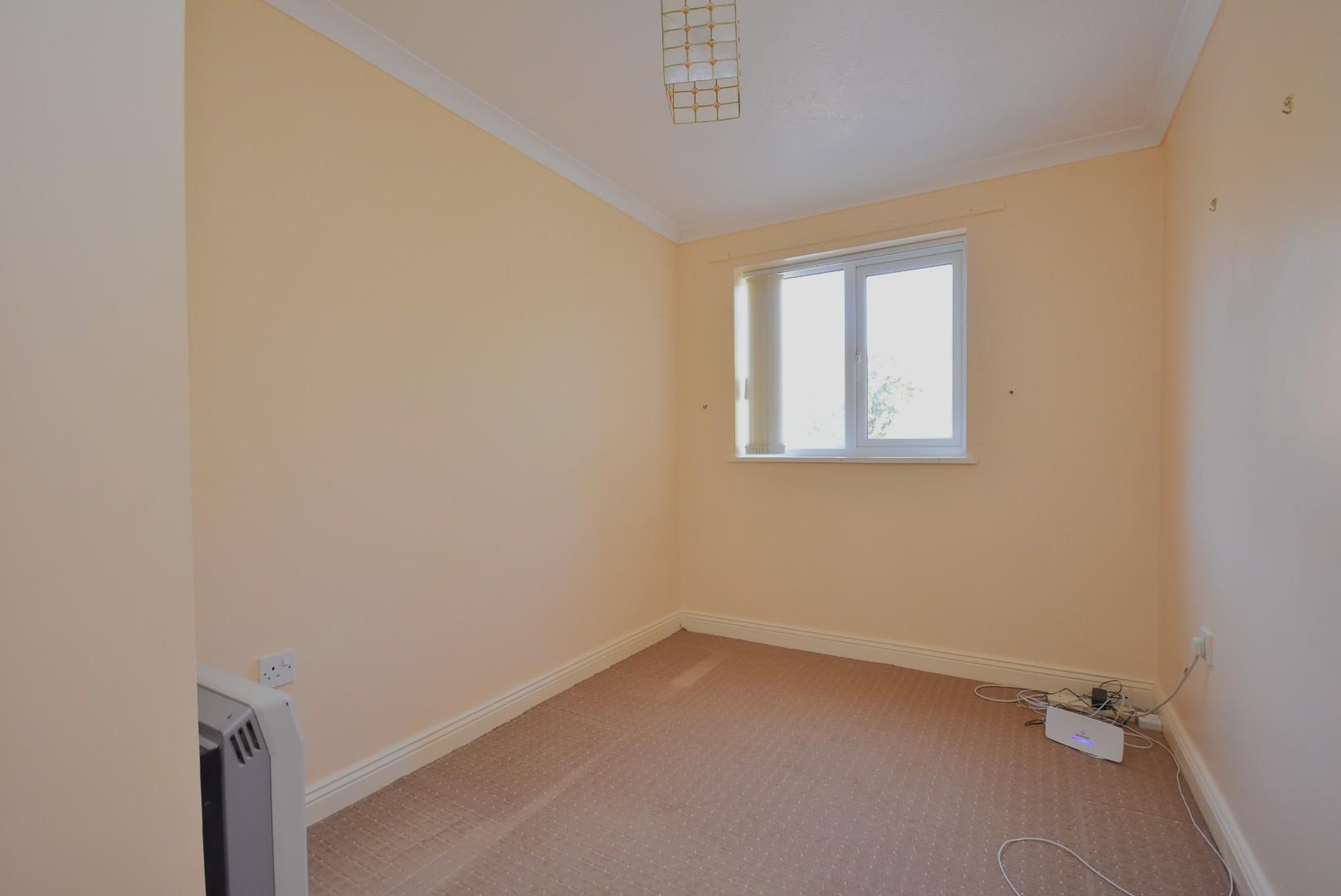 30 Alexandra Court, The Esplanade, Penarth, CF64 3LA